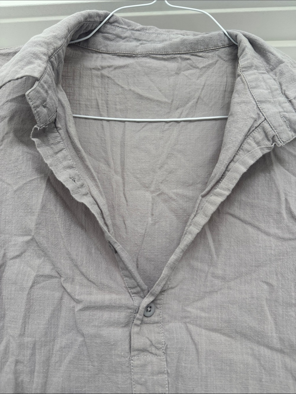 Light Gray Relaxed Button-Front Collared Shirt - Picture 2 of 4